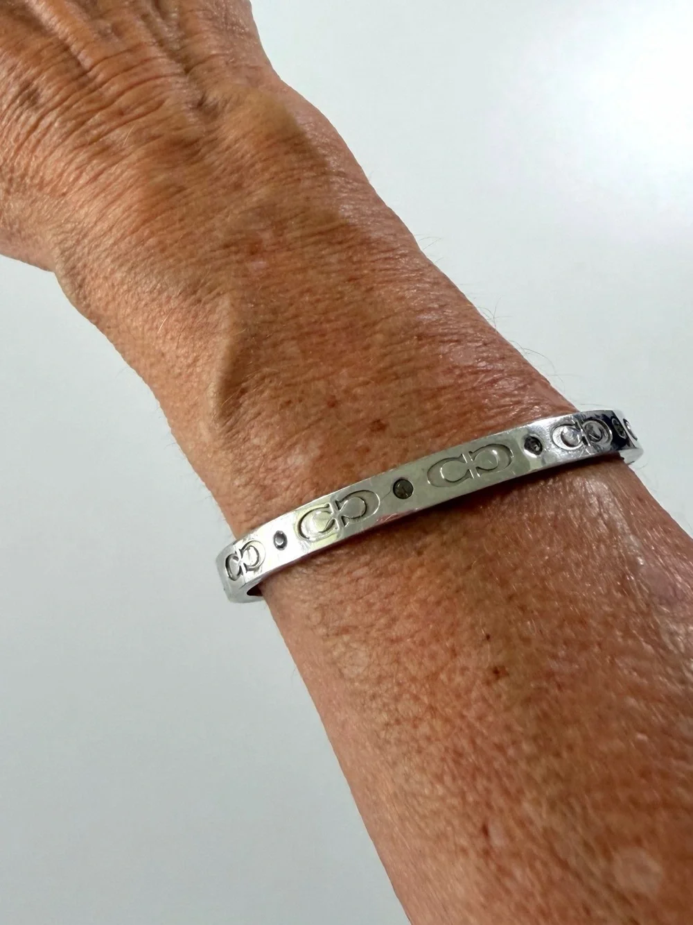 Coach Signature C Rhinestone Silver Tone Hinged Bangle Bracelet OS